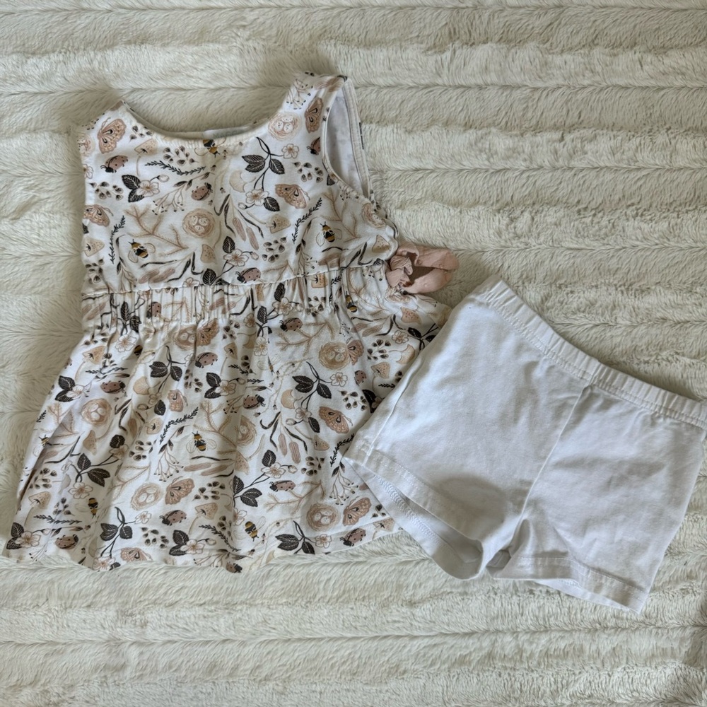 2 Outfit bundle🌸 - Picture 2 of 3